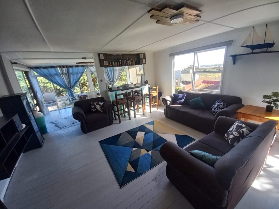 5 Bedroom Property for Sale in C Place Eastern Cape